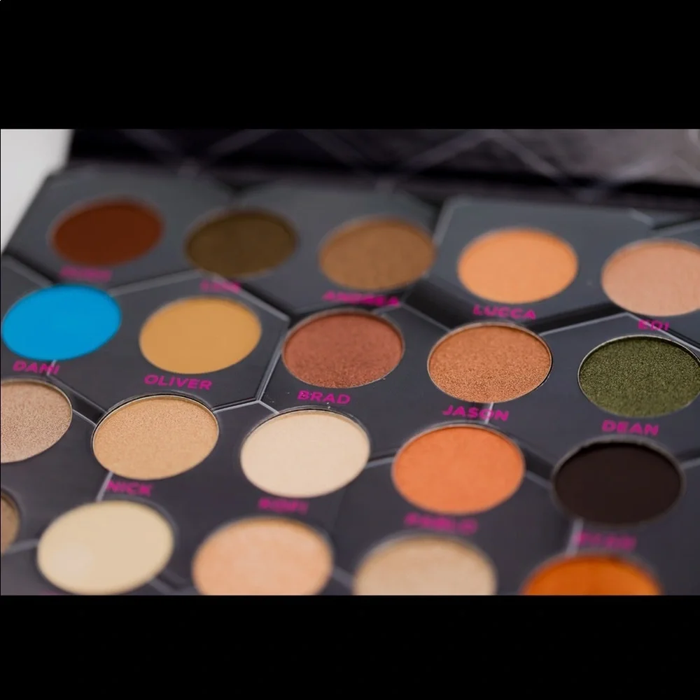 🌿 BeeBeauty London Barbella Eyeshadow Palette
